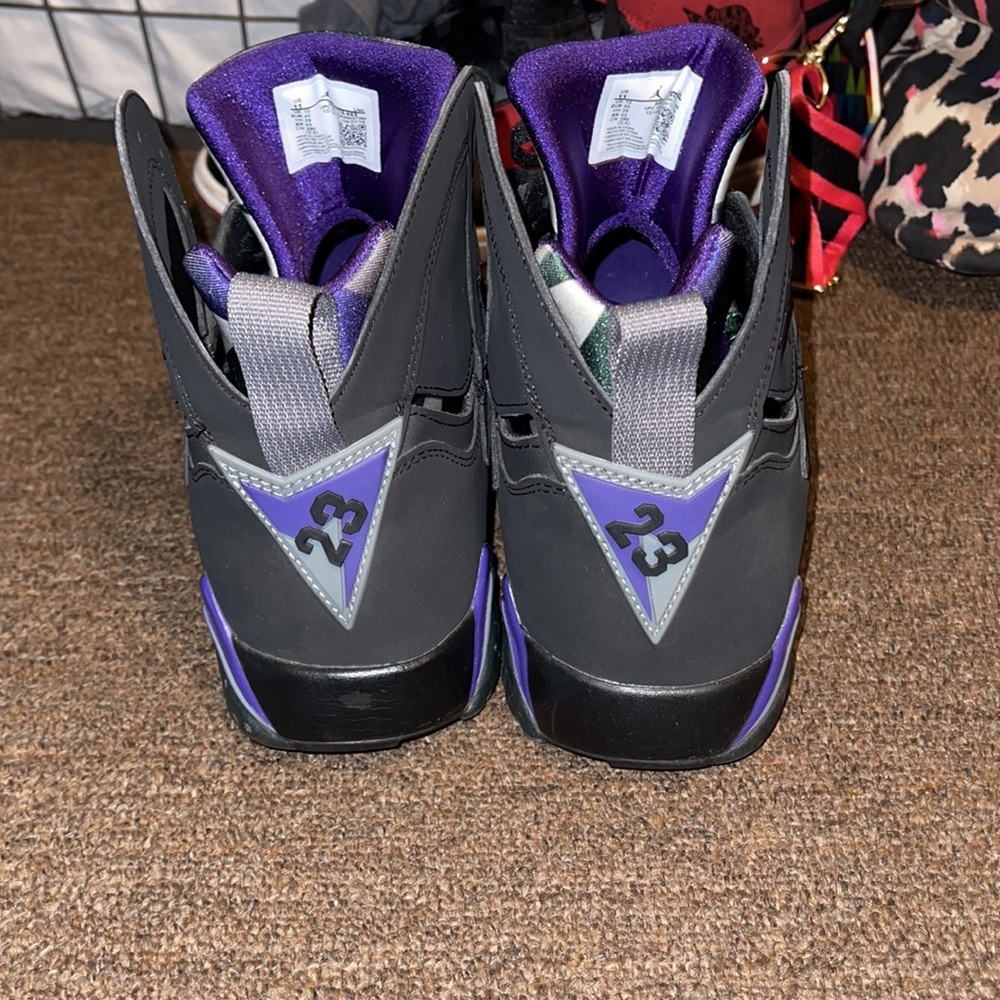 Jordan 7s - Picture 2 of 6